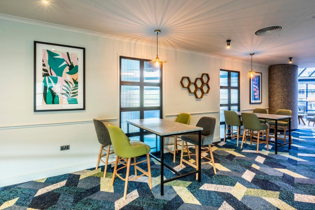 Holiday Inn London Sutton By Ihg Exteriör bild