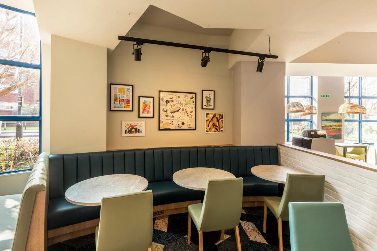 Holiday Inn London Sutton By Ihg Exteriör bild