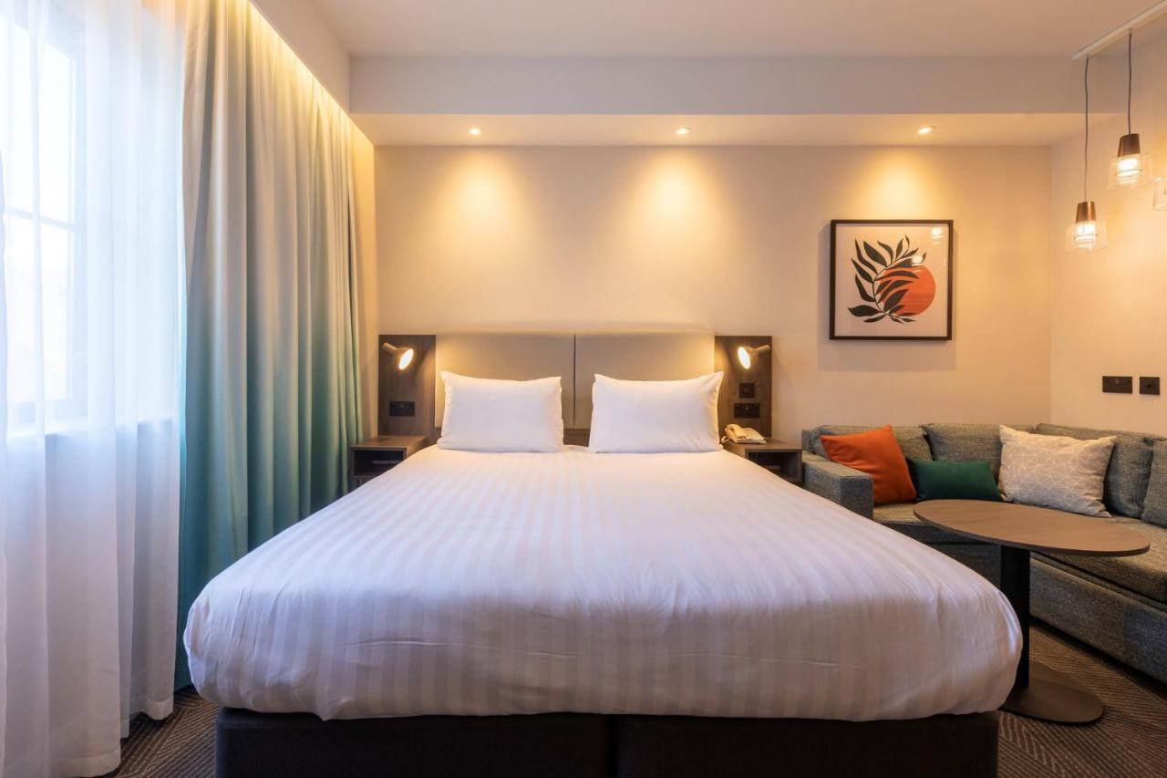 Holiday Inn London Sutton By Ihg Exteriör bild