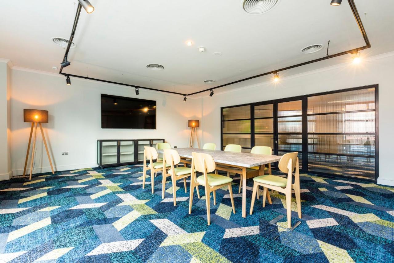 Holiday Inn London Sutton By Ihg Exteriör bild