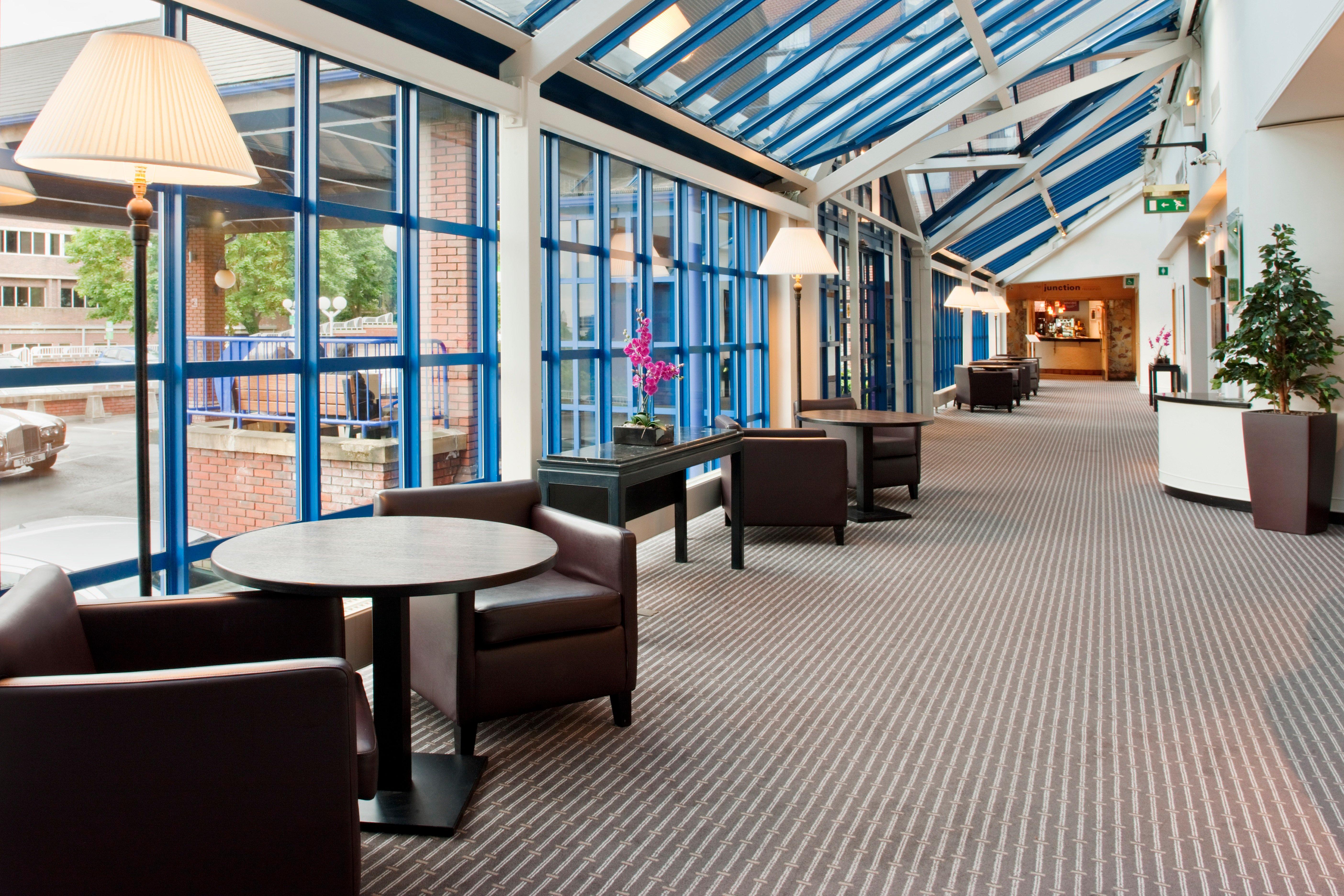 Holiday Inn London Sutton By Ihg Exteriör bild